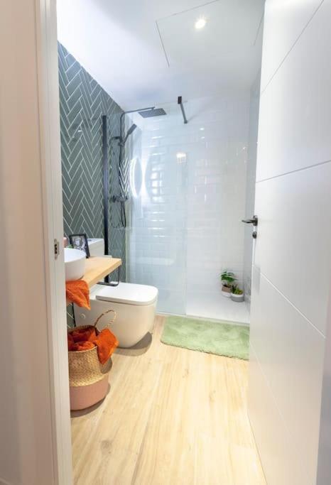 Al5 Seaside Bliss-Stylish Loft Steps From Malvarrosa บาเลนเซีย ภายนอก รูปภาพ