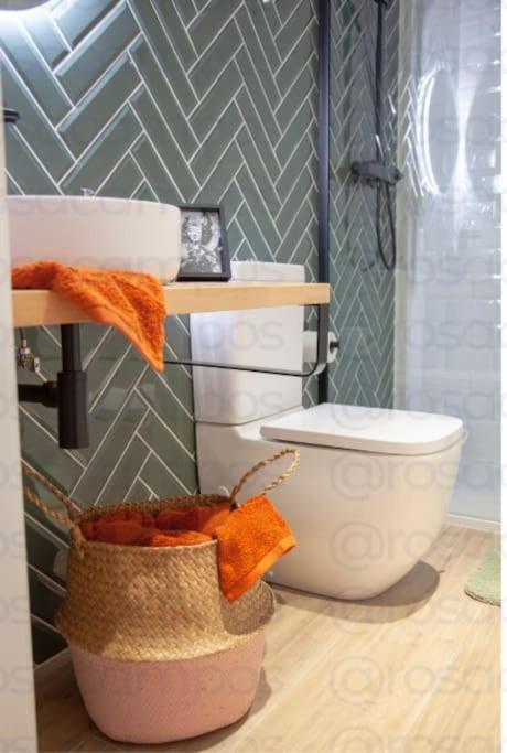 Al5 Seaside Bliss-Stylish Loft Steps From Malvarrosa บาเลนเซีย ภายนอก รูปภาพ