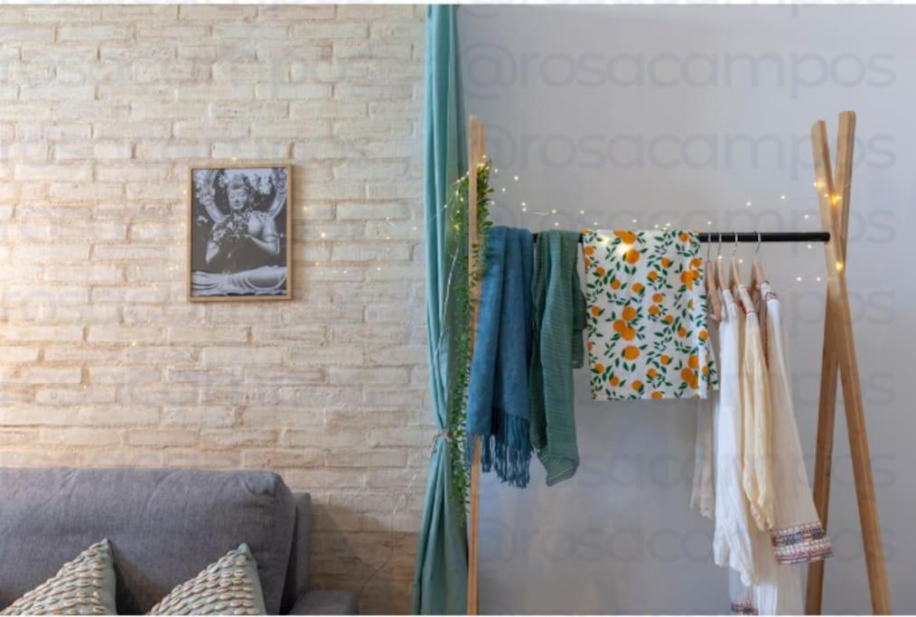 Al5 Seaside Bliss-Stylish Loft Steps From Malvarrosa บาเลนเซีย ภายนอก รูปภาพ