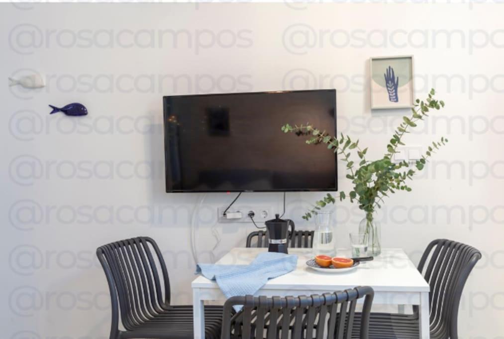 Al5 Seaside Bliss-Stylish Loft Steps From Malvarrosa บาเลนเซีย ภายนอก รูปภาพ